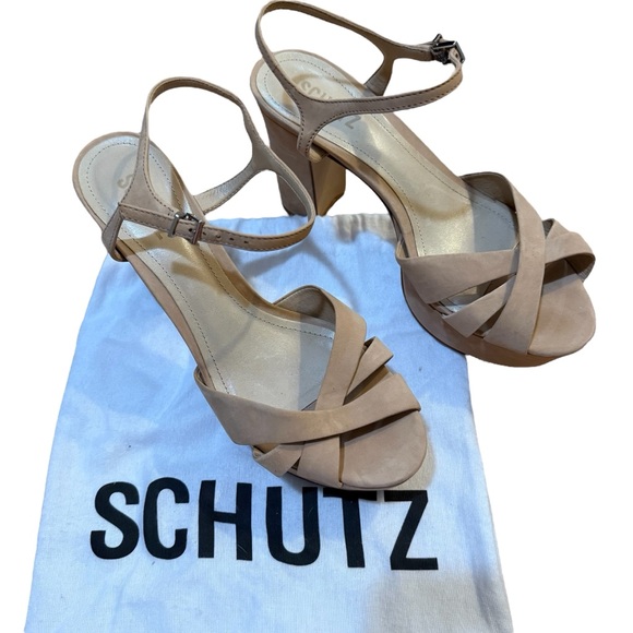 schutz women's keefa platform dress sandal 8 - Platina Gold Heel Platform Sandal in Black Suede brings striking elegance to evening and dressed SCHUTZ Women's Keefa Platform Dress
